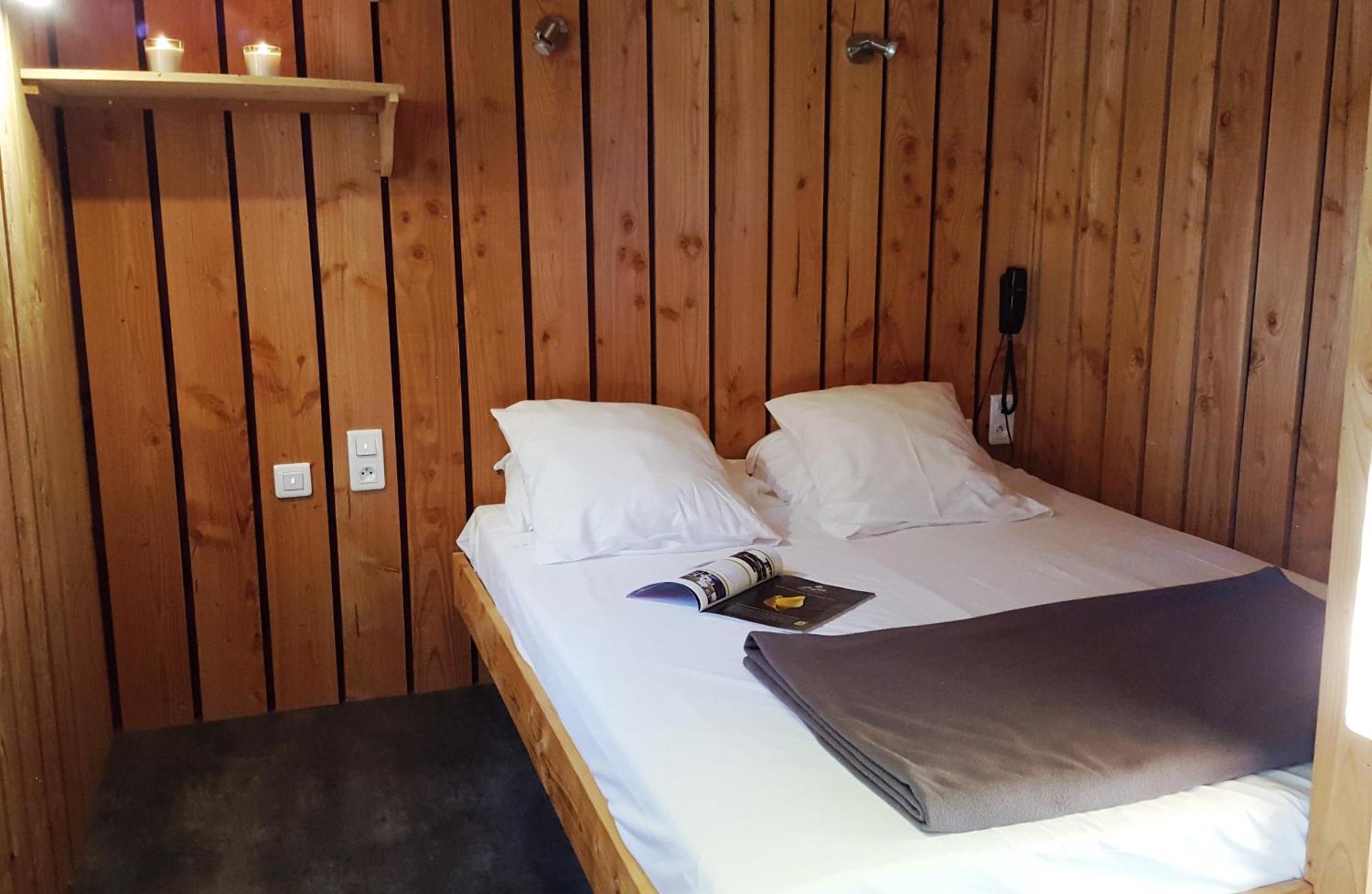 Lodges En Provence - Ecogites & Restaurant Insolites Richerenches Habitación foto